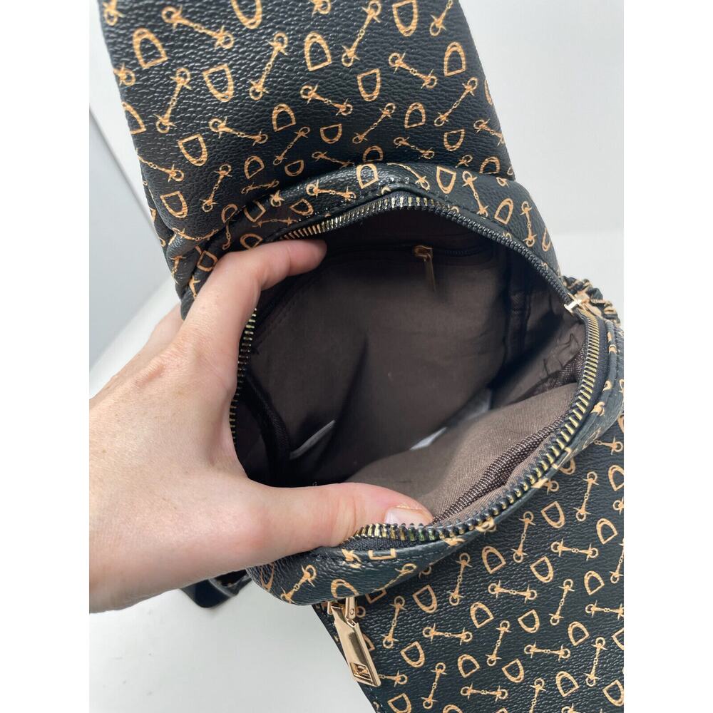 AR New York Black Printed Vegan Faux Leather Sling Bag New - Picture 7 of 9
